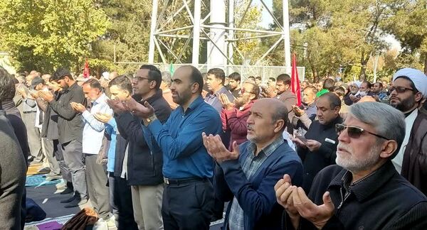 اقامه نماز باران در گلستان شهدا اصفهان به امامت  حضرت آیت‌ الله مهدوی