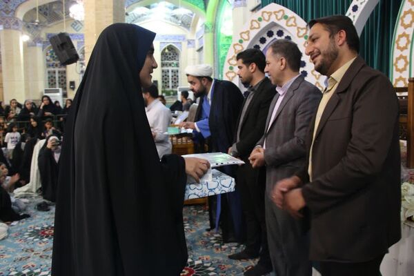 اختتامیه جشنواره تولید محتوا نماز و مسابقه عطر انتظار در امامزاده سیدجعفر یزد