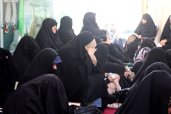 زمزمه عاشقانه دعای عرفه در یادمان 14 شهید گمنام کوه خضر نبی(ع)