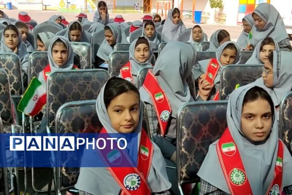 آیین جشن عاطفه‌ها در دبستان امام جعفر صادق(ع) ناحیه سه