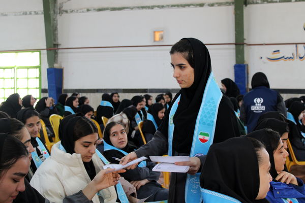 برگزاری جشن نیکوکاری در دبیرستان فاطمه الزهرا(س) آشخانه