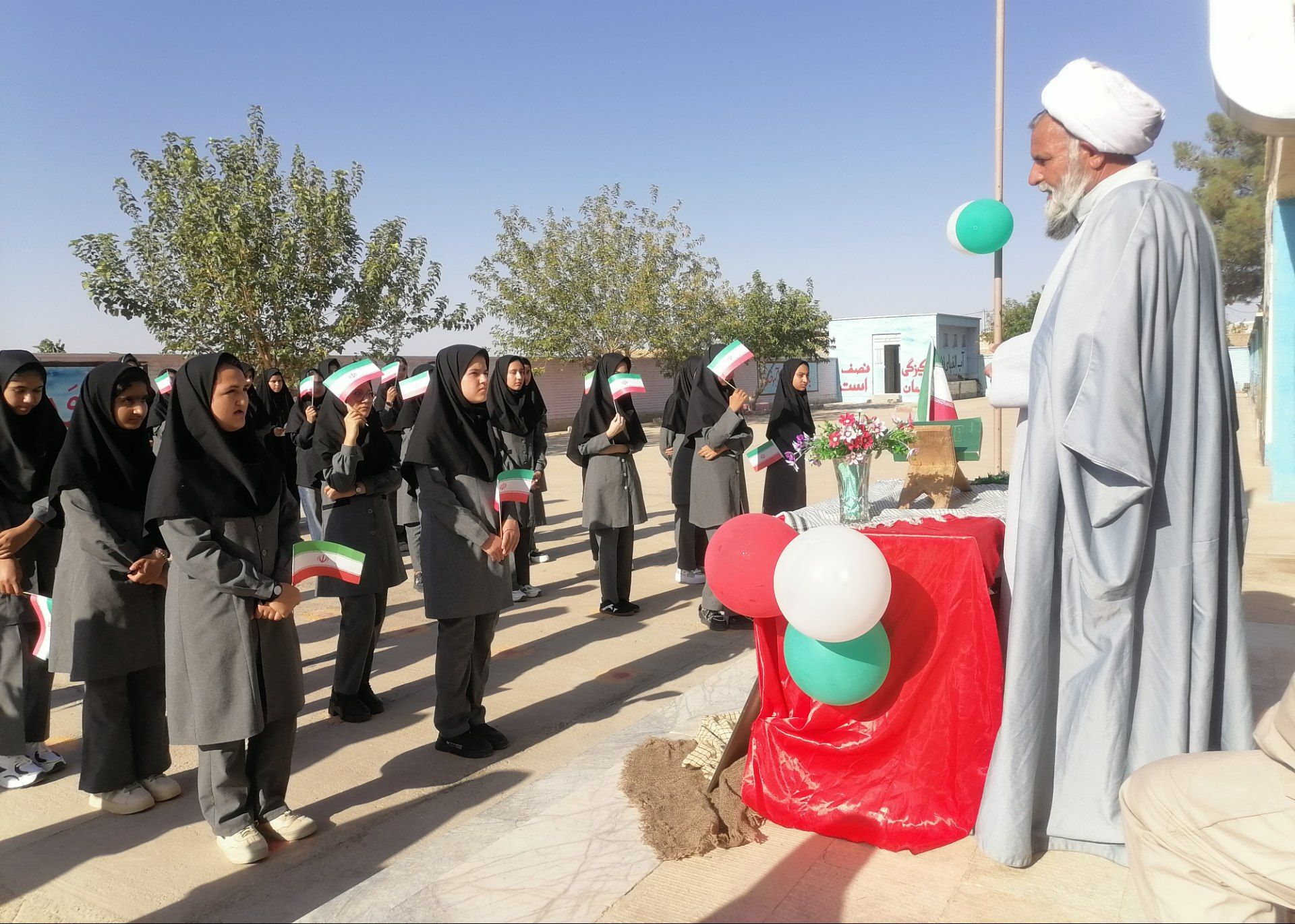 آغاز مهر در دبیرستان حاج مهدی روحانی ارغا شهرستان خلیل آباد