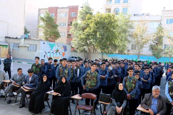 آیین بازگشایی مدارس و نواختن زنگ مهر ایثار و شهادت در ناحیه ۶ مشهد 