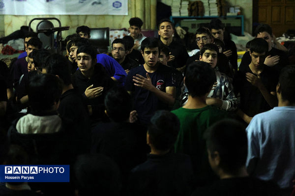 اعتکاف دانش‌آموزی در حسینیه ارشاد