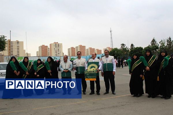 برگزاری مراسم باشکوه دهه کرامت در دبستان شهید بهاری پرند با حضور خادمین حرم رضوی