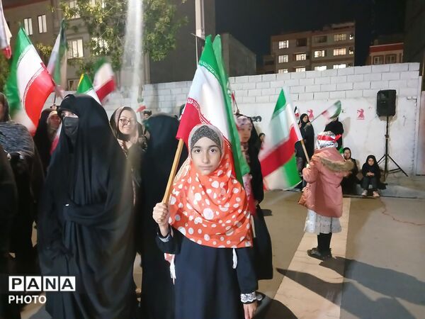 انزجار مردم آبرسانی فردیس از دشمن متخاصم در راهپیمایی‌های هرشب