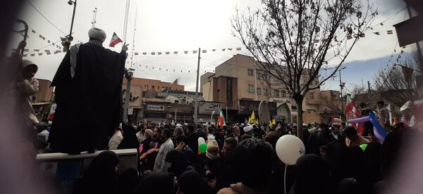 جلوه هایی از راهپیمایی جشن پیروزی انقلاب در شهر قم