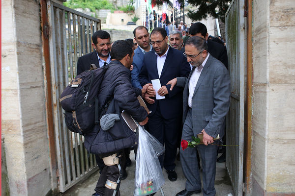 بازدید نماینده دولت و وزیر آموزش و پرورش از پروژه‌های عمرانی شهرستان سوادکوه