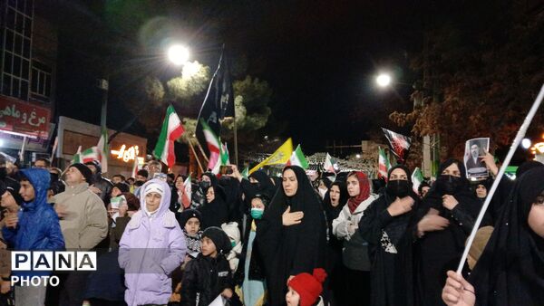 راهپیمایی شبانه در شهرستان باخرز