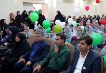 جشن شکوفه ها در دبستان پویای فرزانگان شهرستان جم 