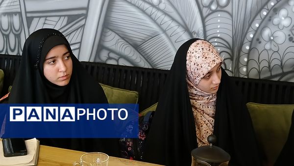 نشست فرماندار محمودآباد با اعضای شورای دانش‌آموزی 