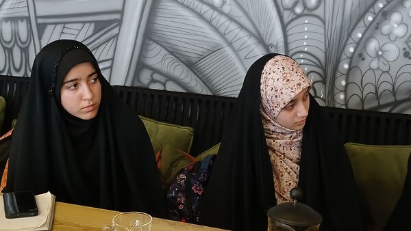 نشست فرماندار محمودآباد با اعضای شورای دانش‌آموزی 