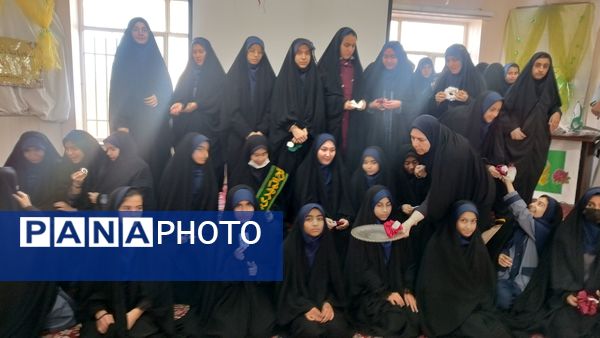 روز شاد و خاطره‌انگیز دانش‌آموزان در دبیرستان شاهد تکتم