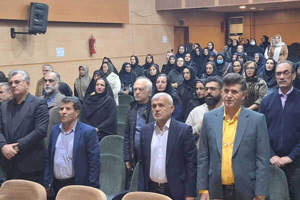 آیین تقدیر از انجمن‌های اولیا و مربیان برتر و تبیین فرآیند انتخابات شورای انجمن اولیا و مربیان ناحیه یک شیراز 