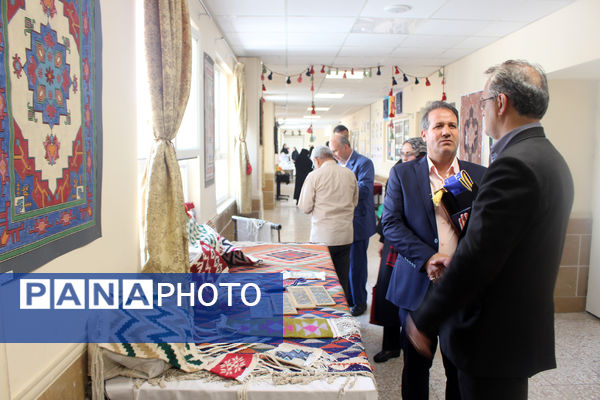 برپایی نمایشگاه هفته مشاغل در هنرستان شهید مهدی هندویان قم