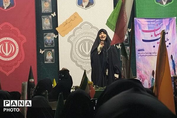 چهل روز میگذرد از ریختن خون بر روی دفتر و کتاب های دانش آموزان میناب