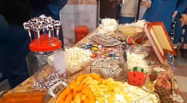 برگزاری جشن شب یلدا در دبیرستان دخترانه امام خمینی (ره)
