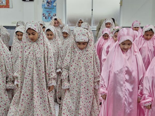جشن تکلیف دختران در گلوگاه 