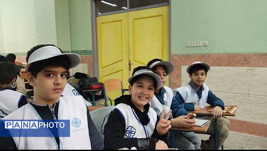 رقابت علمی و مهارتی سفیران سلامت در رباط کریم؛ گامی برای ارتقای آگاهی بهداشتی دانش‌آموزان