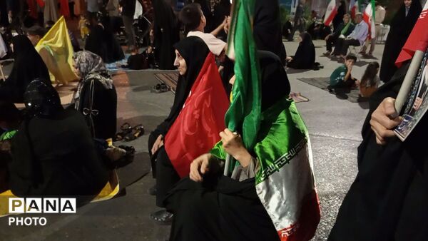 هم‌نشینی‌های همیشگی در حسینیه امام خمینی (ره)