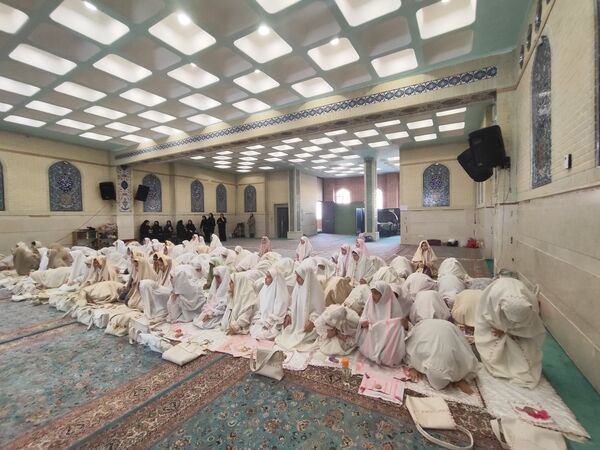 جشن تکلیف دانش‌آموزان مدرسه نصرت مظاهری ناحیه 4 کرج 