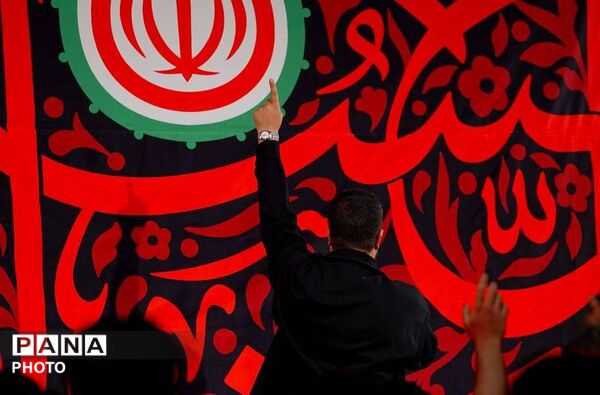 خیابان، مسافر بی‌ تاب محرم