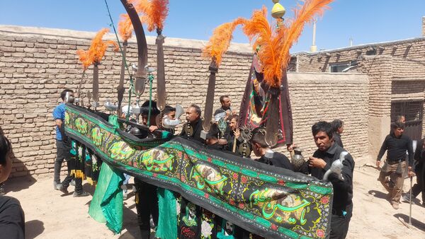 تعزیه خوانی عاشورا در روستای برزنون