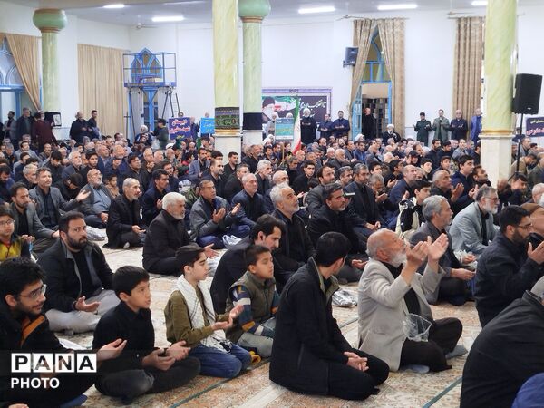 حضور دانش آموزان دبیرستان نمونه آیت الله خامنه ای در مراسم گرامیداشت رهبر معظم انقلاب اسلامی