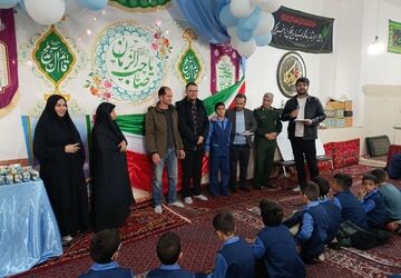 اختتامیه شاد در جشن پیروزی انقلاب در مدرسه شهید مولوی