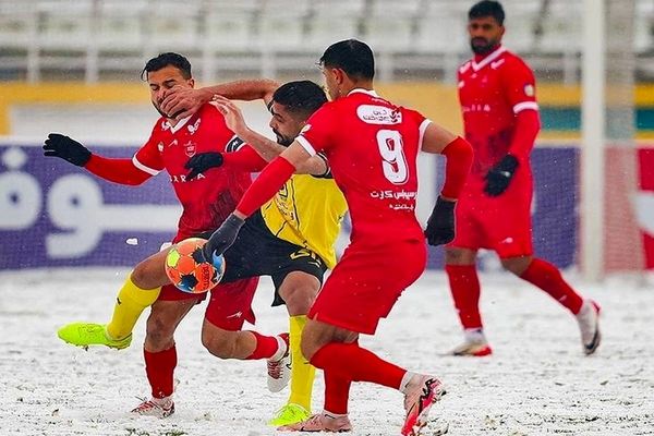 خط میانی پرسپولیس مشکل دارد