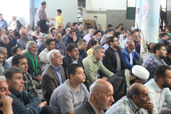 حضور نوجوانان در سی و پنجمین یادواره شهدای روستای فردوی قم
