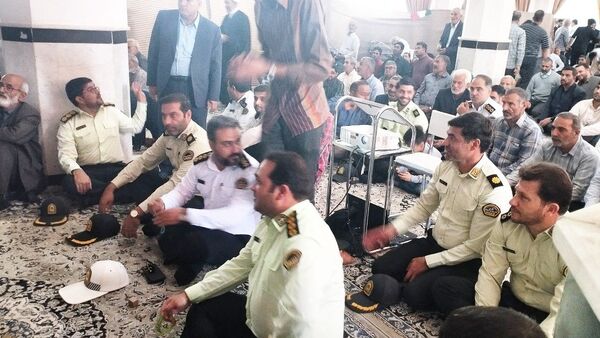 میز خدمت مسئولان شهرستان خلیل آباد در مصلی نماز