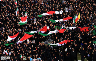 آموزش و پرورش قریب به ۲۰ معلم و ۱۶۵ دانش‌آموز را تقدیم انقلاب کرد