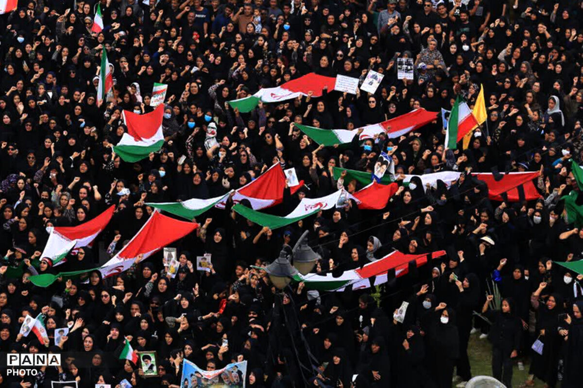 آموزش و پرورش قریب به ۲۰ معلم و ۱۶۵ دانش‌آموز را تقدیم انقلاب کرد