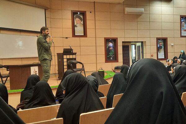 حضور دانش‌آموزان بسیجی شهرستان قرچک در اردوی آموزشی مشهد مقدس 