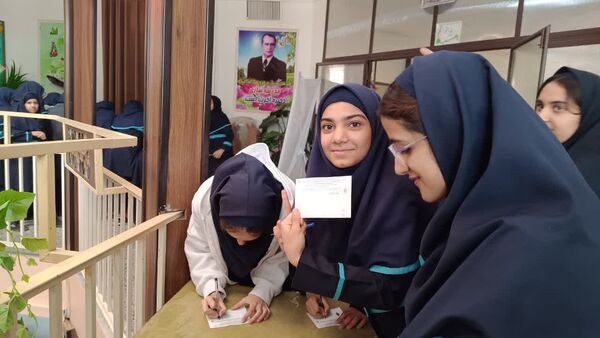 شور انتخابات شورای دانش‌آموزی در مدارس ناحیه 2 یزد