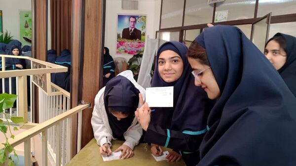 شور انتخابات شورای دانش‌آموزی در مدارس ناحیه 2 یزد