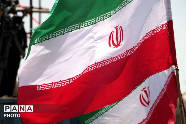 آخرین وداع با قائد شهید: پیکر مطهر آیت‌الله سیدعلی‌خامنه‌ای در میان سیل عاشقان به مصلی تهران رسید 