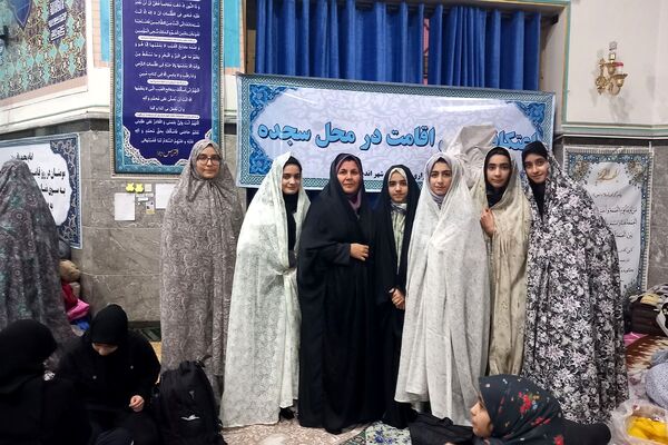 مراسم معنوی اعتکاف دانش‌آموزی دختران دبیرستان ارمغان