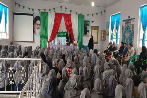 برگزاری جشن دهه کرامت و روز دختر در مدرسه نمونه دولتی فدک