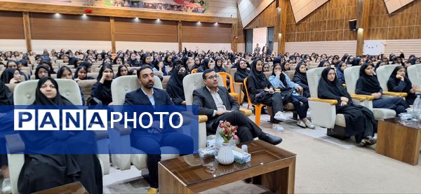 همایش آشنایی با مبانی هوش مصنوعی دانش‌آموزان شهرستان تربت حیدریه 