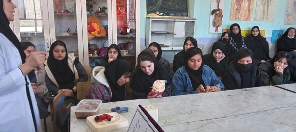برگزاری کارگاه آموزشی تشریح قلب در آموزشگاه دخترانه عصمت ملارد