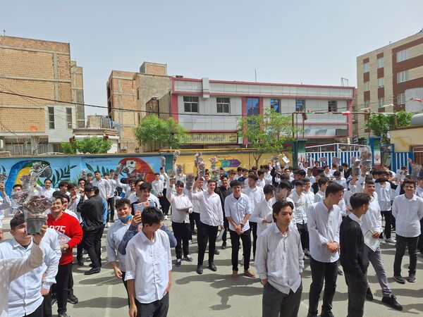 مراسم تجلیل از دانش آموزان برتر در بهارستان‌۲