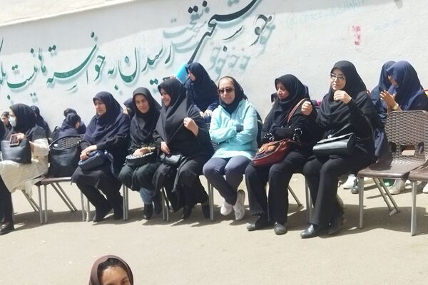 آیین سپاس معلم به مناسبت هفته گرامیداشت مقام معلم توسط دانش آموزان منطقه پردیس