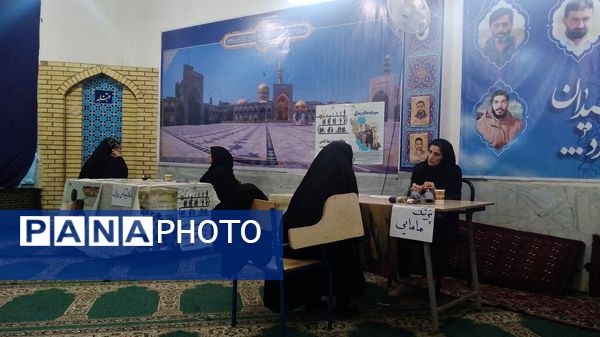 میزخدمت رایگان به‌مناسبت روز پرستار در ماهدشت‌ کرج