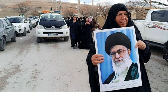 خروش ولایتمداران مارگون در پی ارتحال رهبر معظم انقلاب
