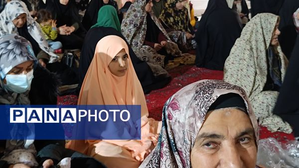 حضور پرشور دانش‌آموزان و فرهنگیان در نماز جمعه یاسوج