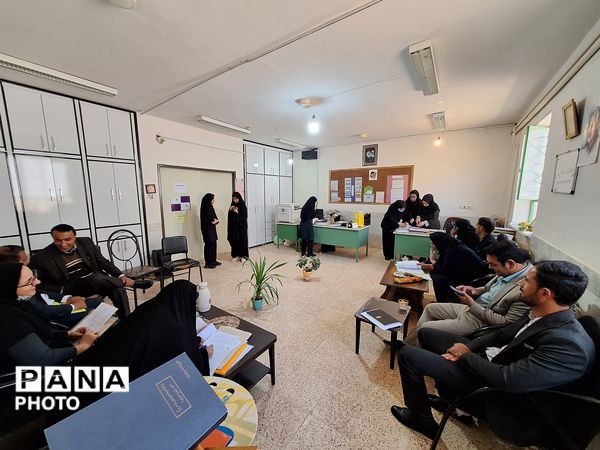بازدید سرگروه‌ های آموزشی استان چهار محال و بختیاری از مدارس میانکوه