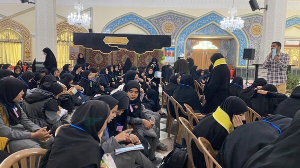 بازدید دانش آموزان دبیرستان دخترانه امید از آرامگاه شهید مدرس