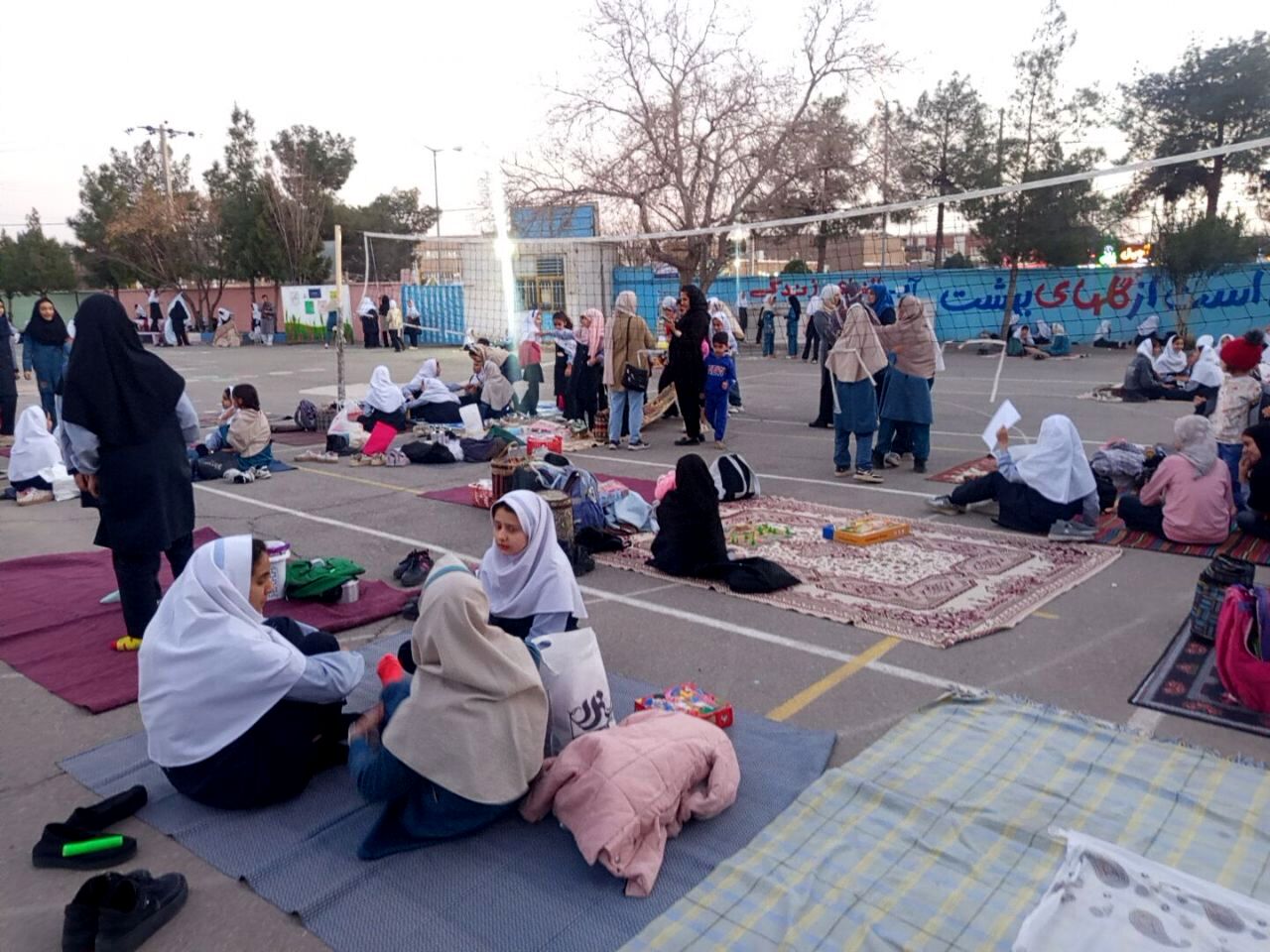 افطاری در دبستان سمیه